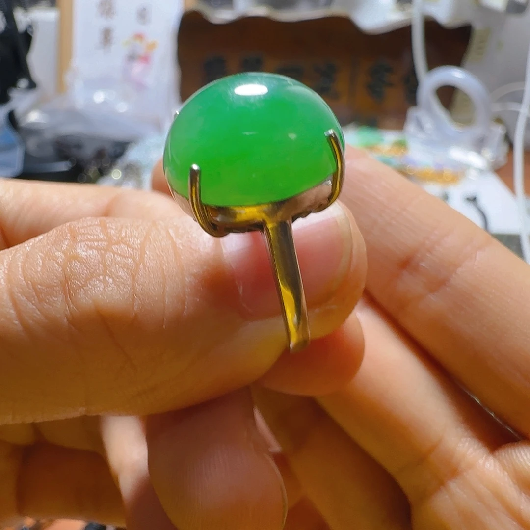 翡翠18K金镶嵌颈饰翡翠9800