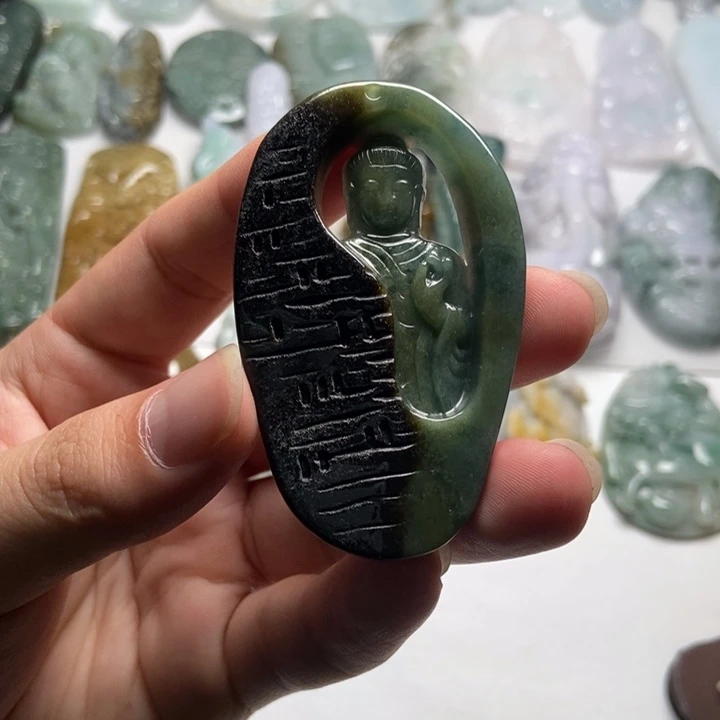 翡翠未镶嵌颈饰佛牌46