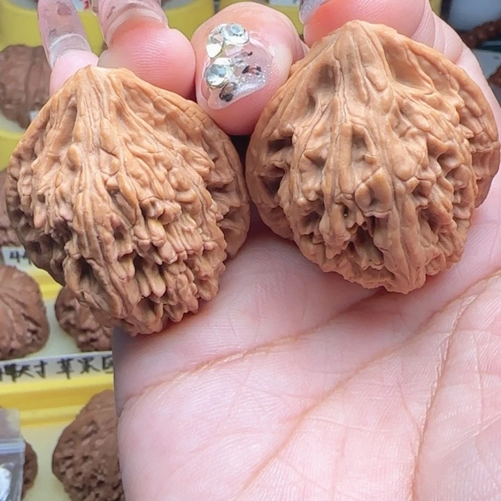 行***兄吊坠桃核弯弯核桃野生