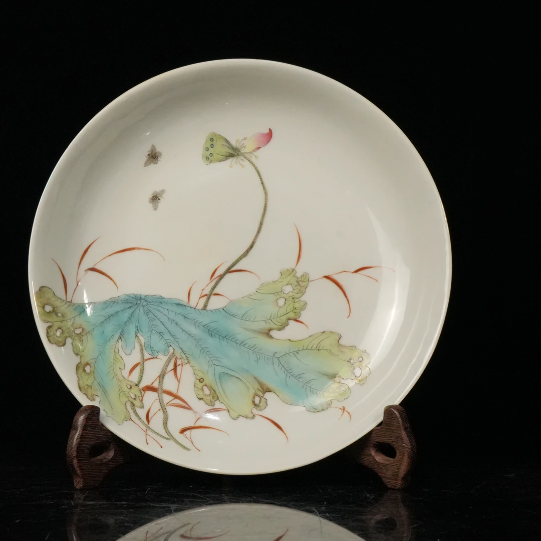 lot16123 6396晚清 粉彩荷塘清趣图盘  D：20.5