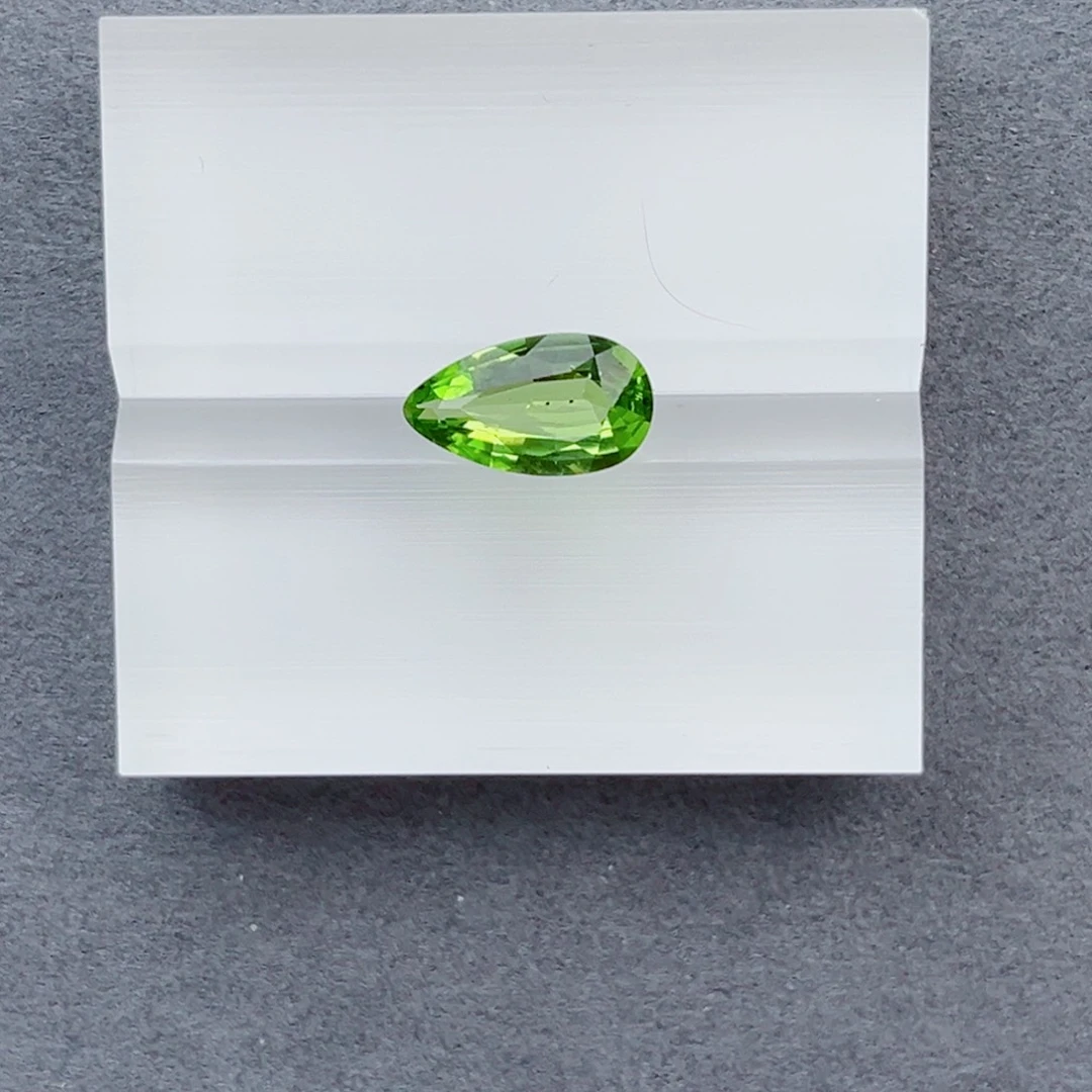 未镶嵌橄榄石笔搁天然微瑕2.93CT