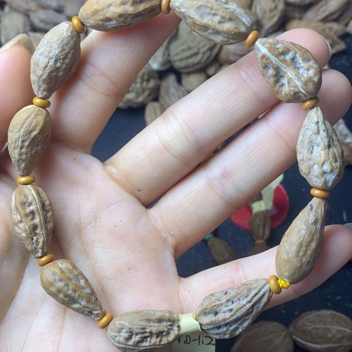 文玩核桃吊坠文玩异形秋子手串