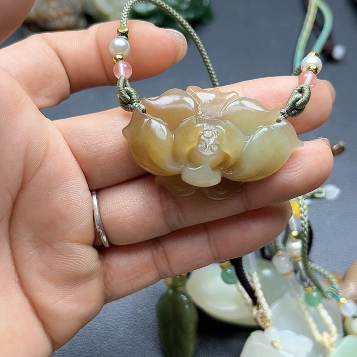 【闪购商品】颈饰未镶嵌和田玉