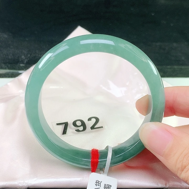 未镶嵌手镯翡翠翡翠手镯