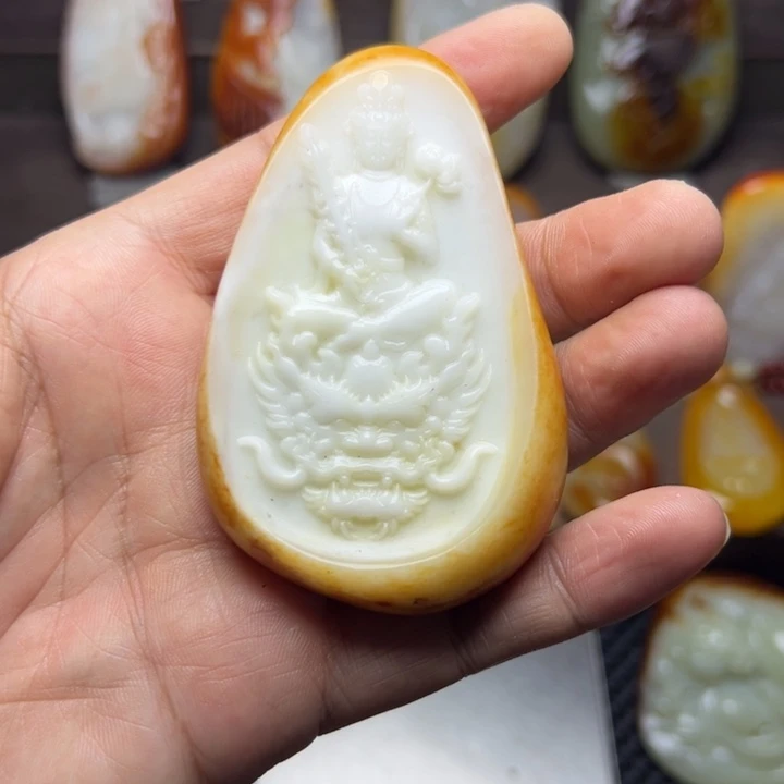 和田玉未镶嵌颈饰