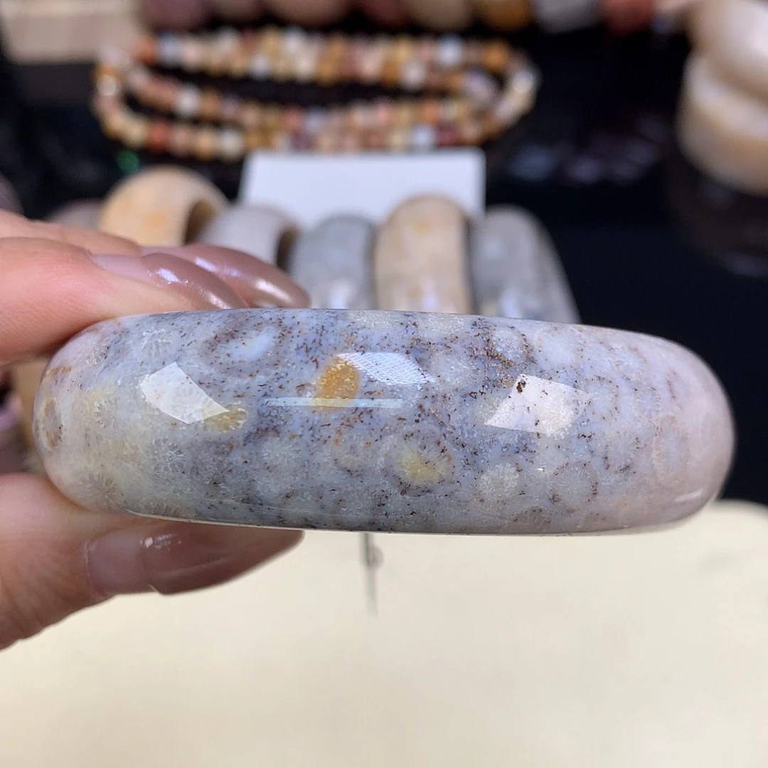 【闪购商品】颈饰未镶嵌硅化珊瑚（珊瑚玉）上新福利手镯56.5（10号）