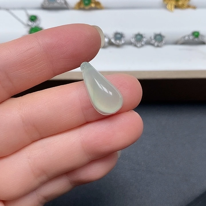颈饰未镶嵌翡翠福瓜