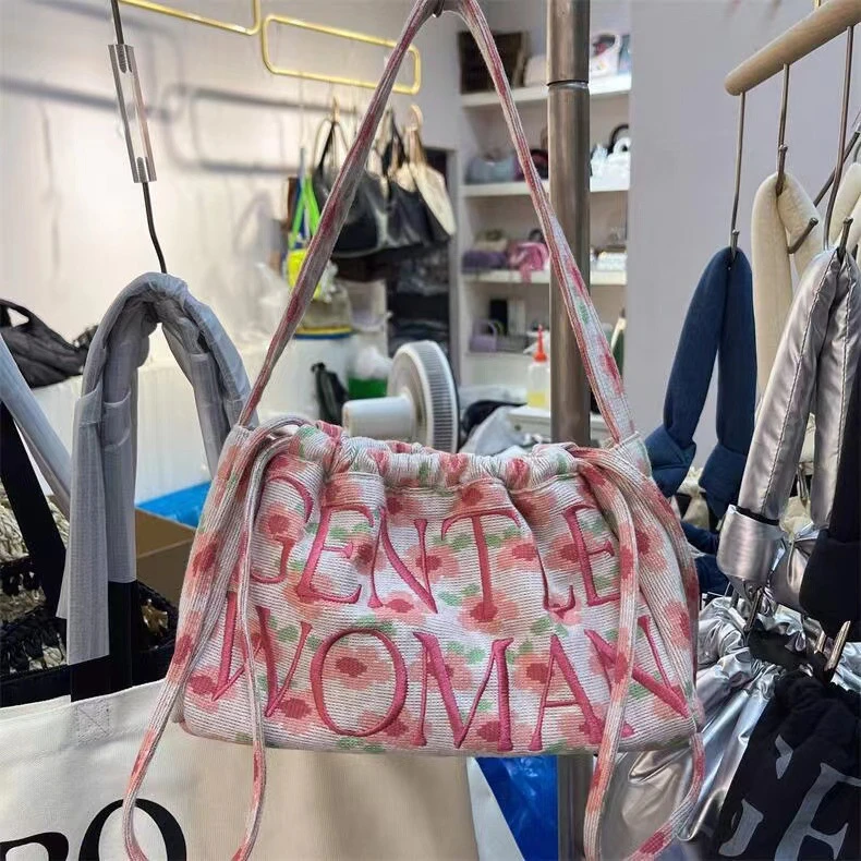 跨境泰国潮G wn24新款女包小花饺子包清新甜美帆布单肩包