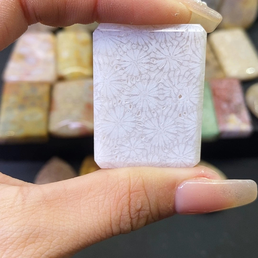硅化玉颈饰合金薇**爱