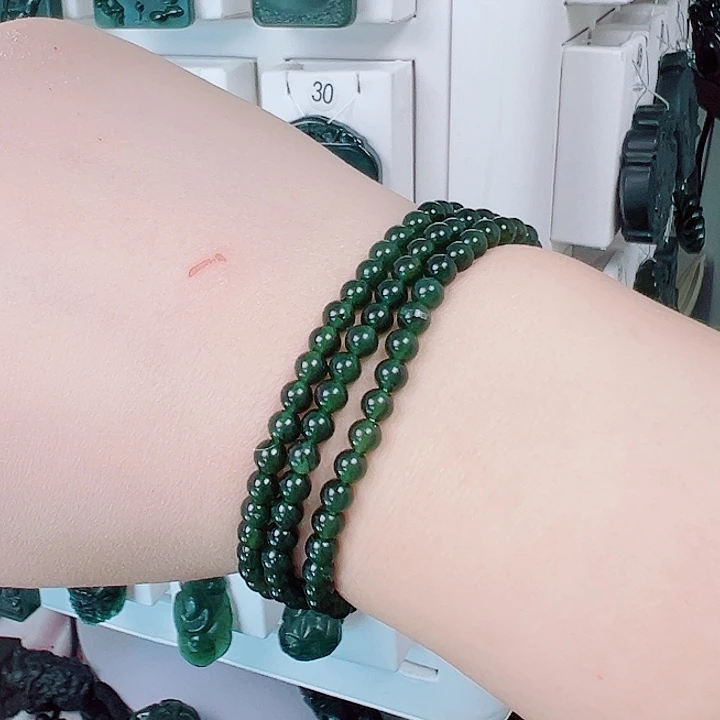 蛇纹石玉颈饰未镶嵌