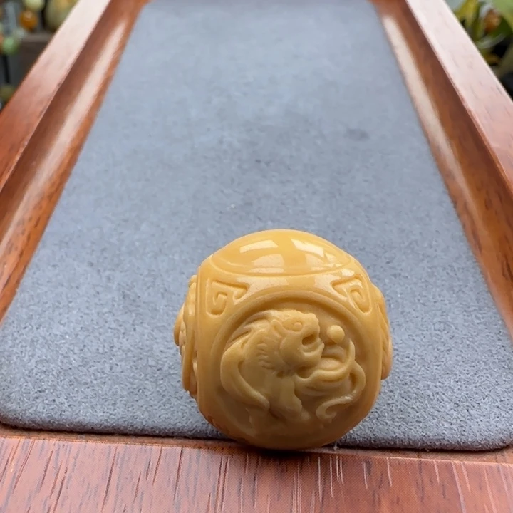 石英质玉未镶嵌颈饰