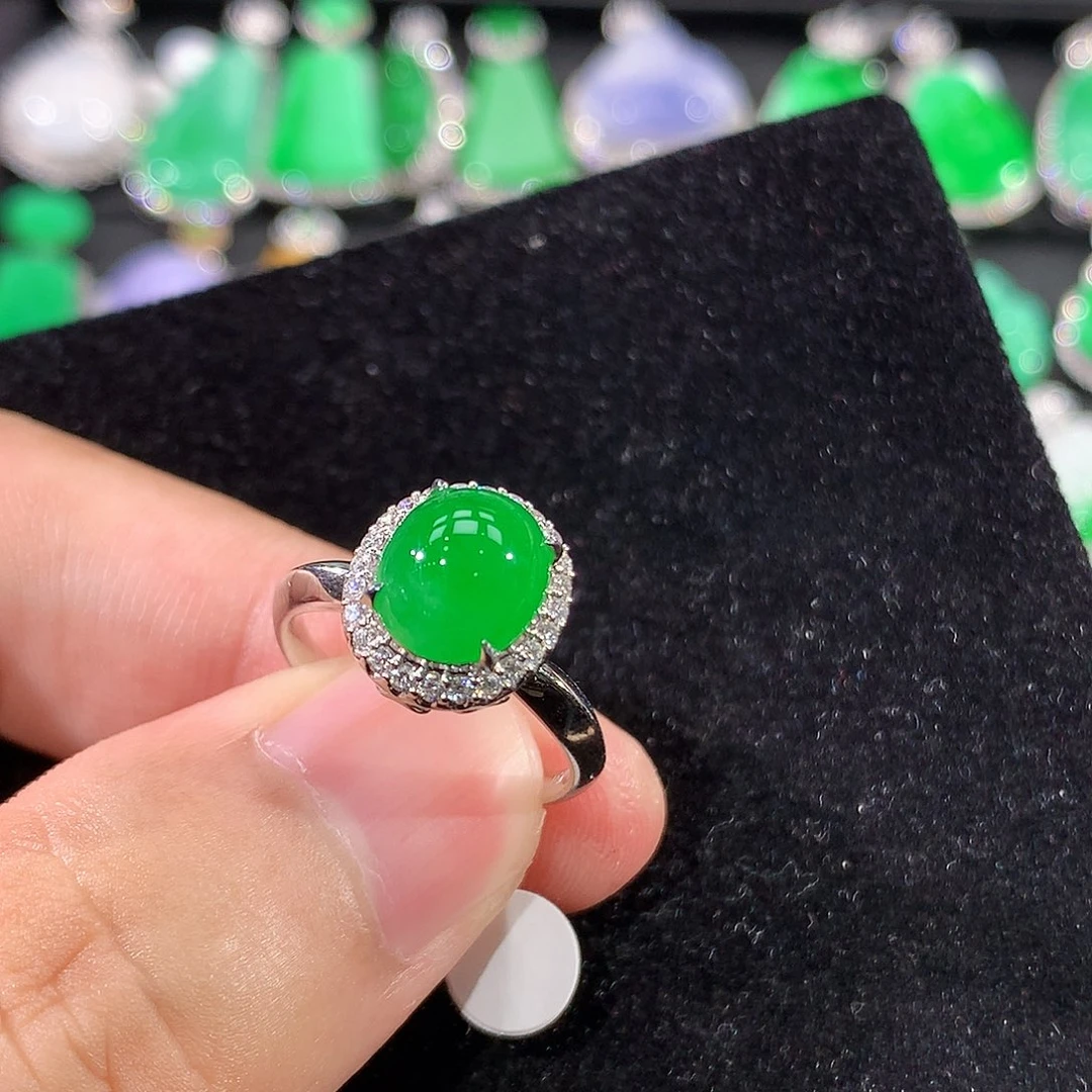 翡翠18K金镶嵌戒指