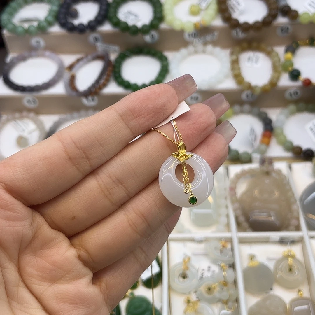 和田玉18K金镶嵌吊坠(赠链)