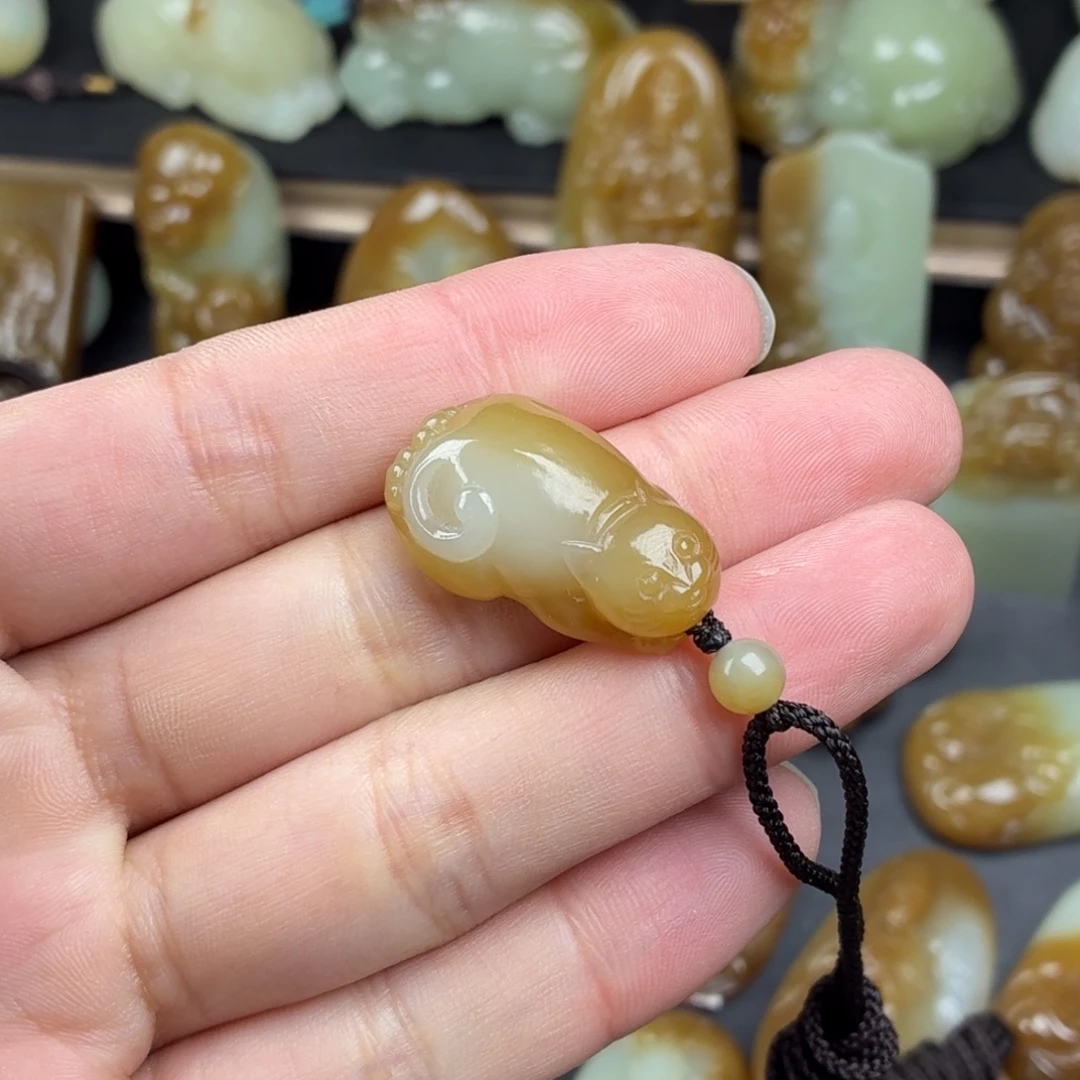 和田玉（糖玉）未镶嵌颈饰