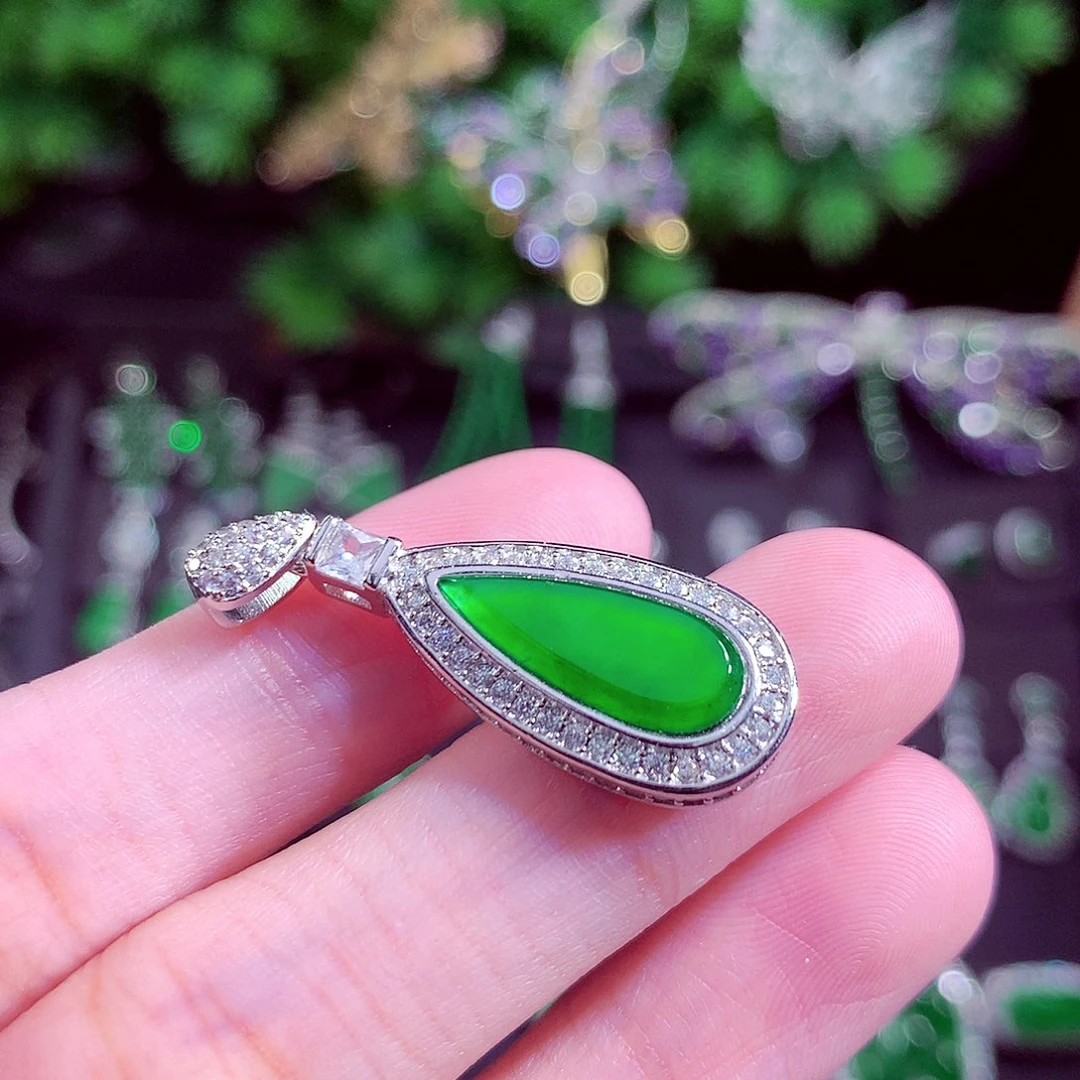 颈饰未镶嵌翡翠天然