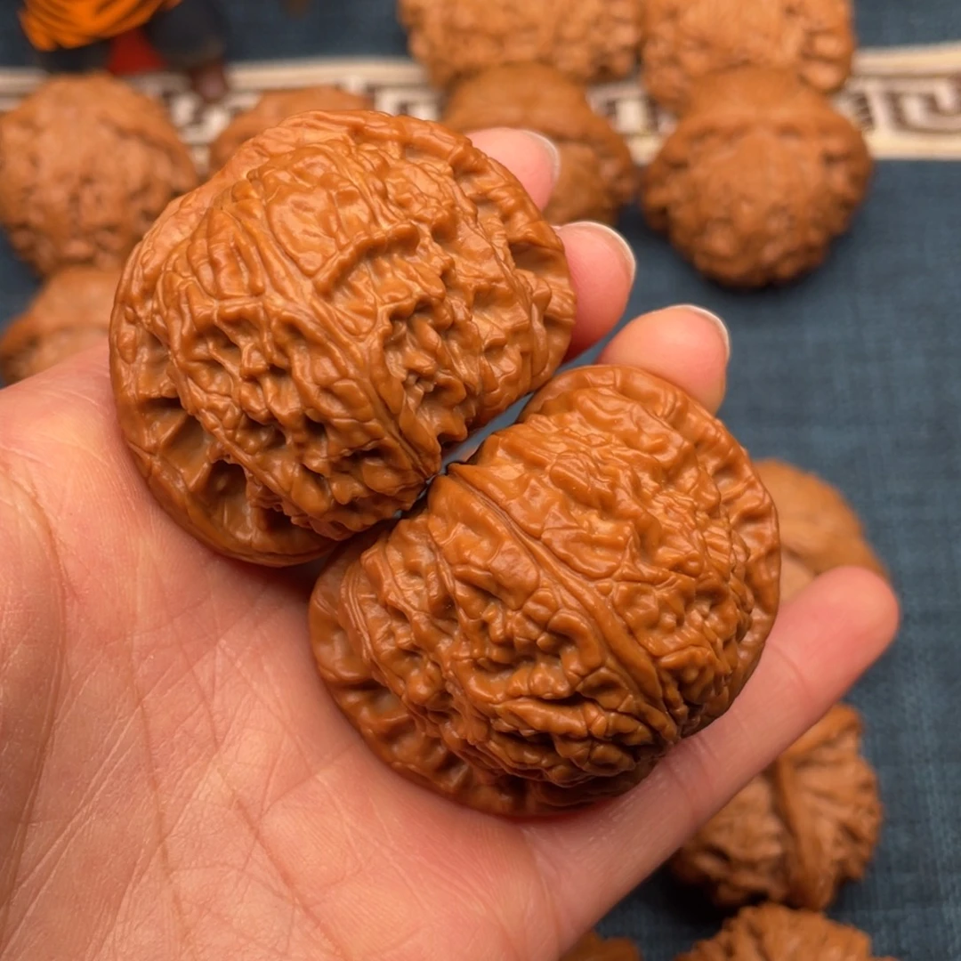 文玩核桃把件46全品毕业闷白