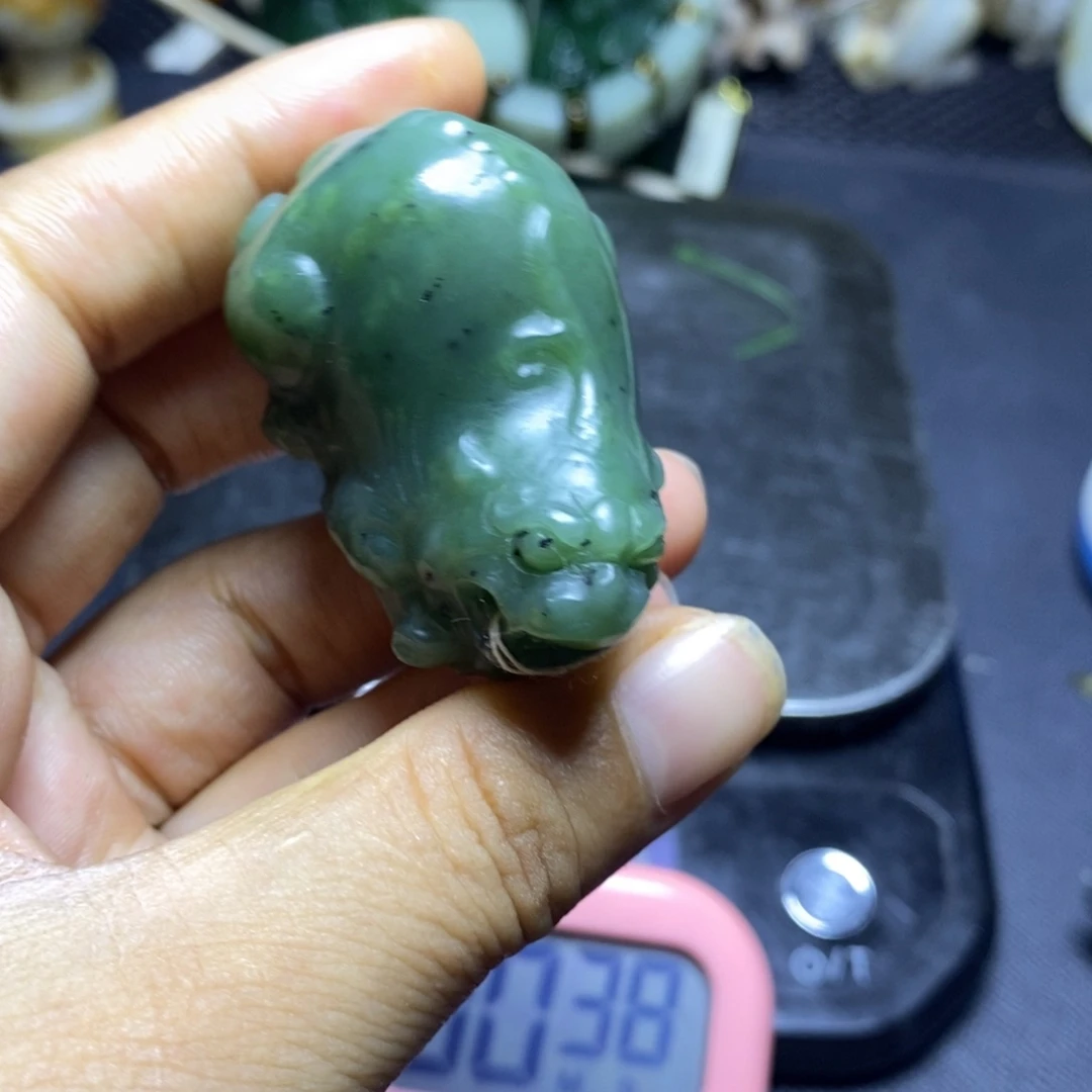 和田玉未镶嵌把件