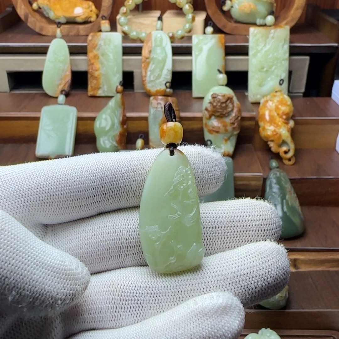 ****在岫岩河磨玉（透闪石质玉）未镶嵌颈饰