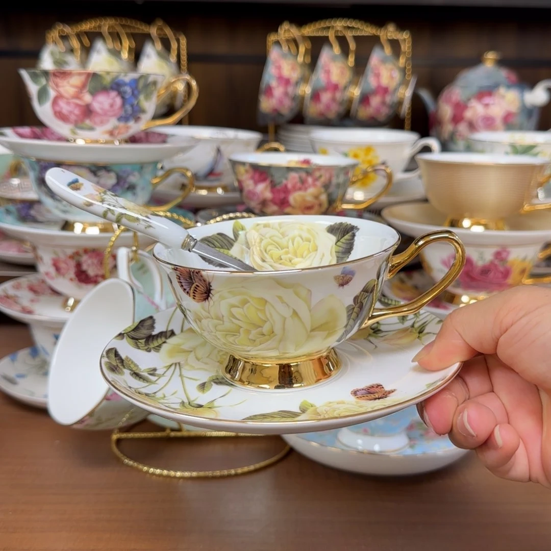 瓷片蝶恋花一杯一碟一勺快递装（拍两套送杯架）