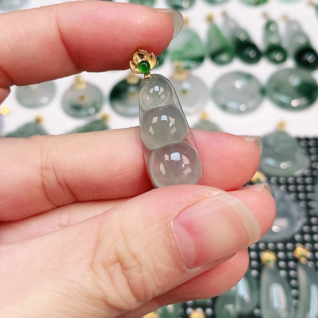 翡翠颈饰18K金镶嵌吊坠