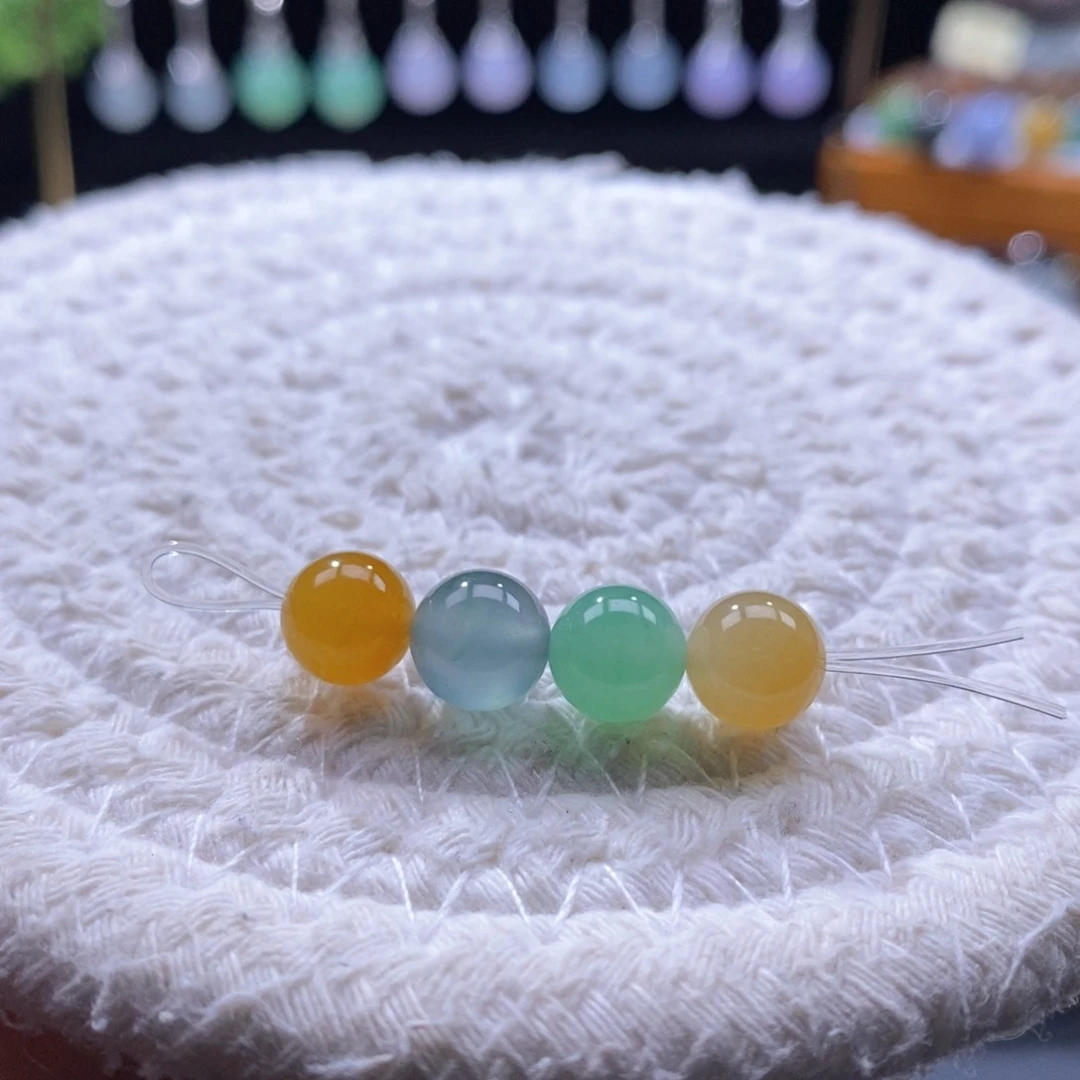 翡翠未镶嵌吊坠(不含链)翡翠多彩珠4颗