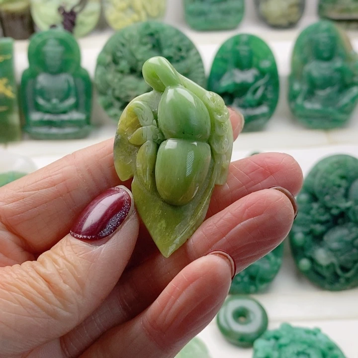 独山玉未镶嵌颈饰