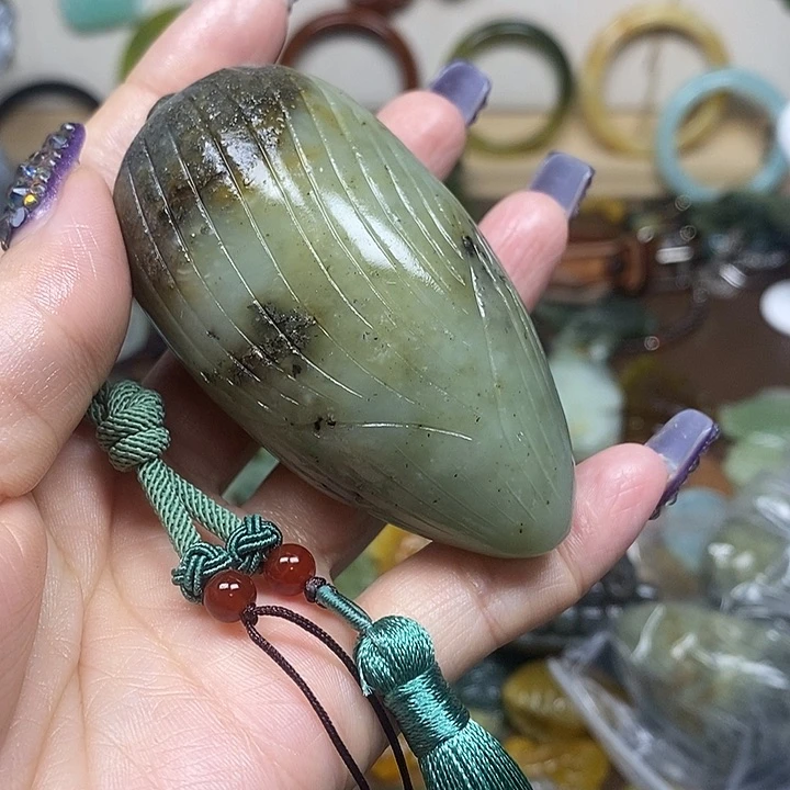 蛇纹石玉手把未镶嵌