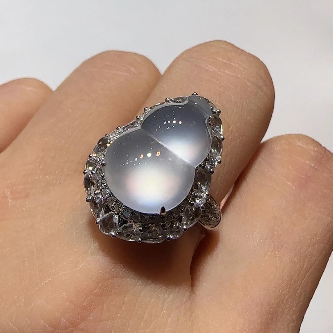 翡翠18K金镶嵌戒指葫芦