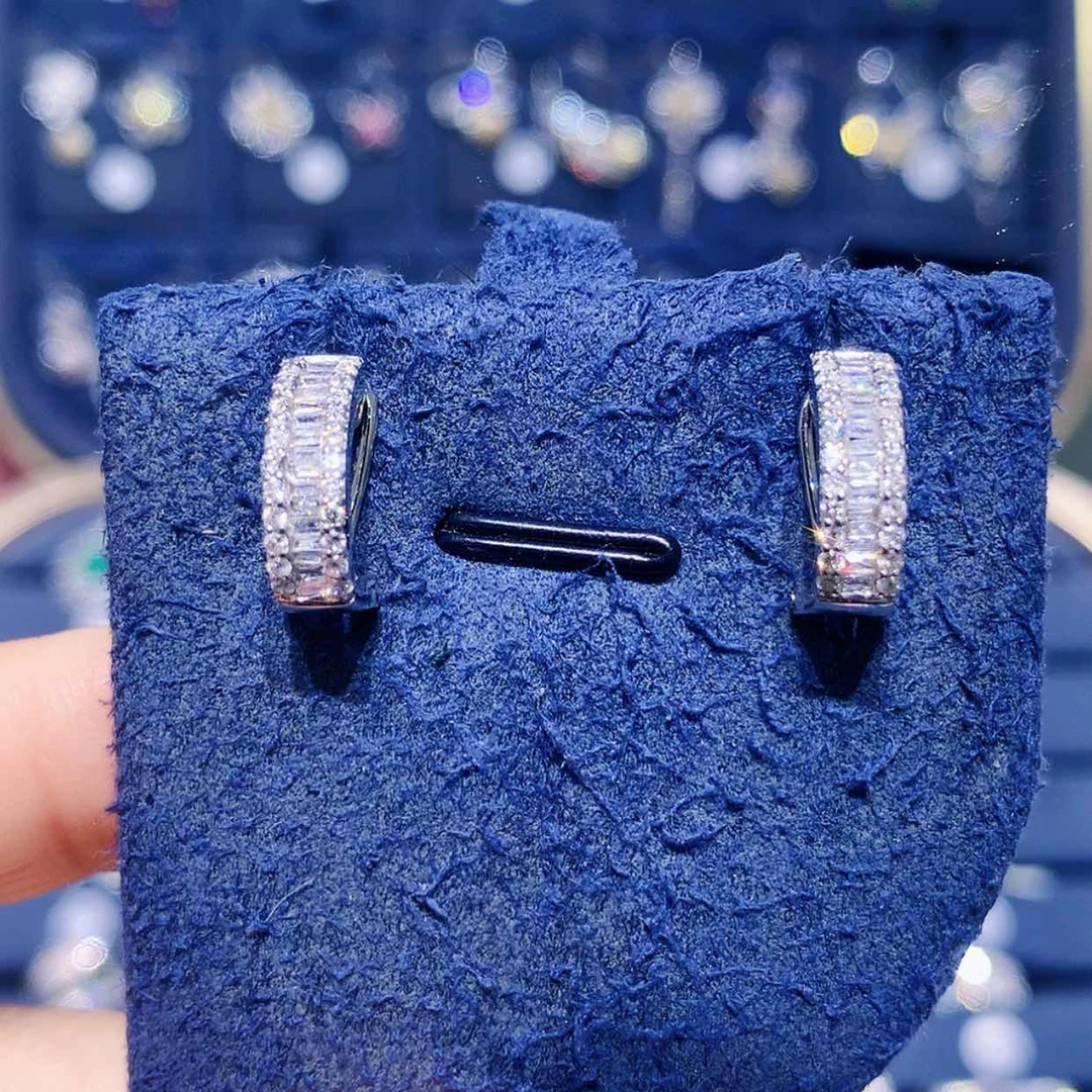 【闪购商品】18K金镶嵌耳饰钻石璀璨星河耳扣