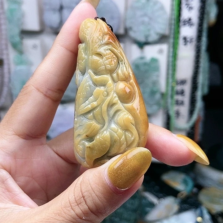 翡翠未镶嵌颈饰翡翠