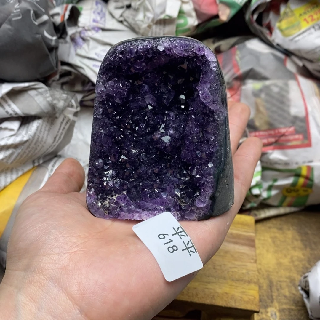 紫晶乌拉圭未镶嵌