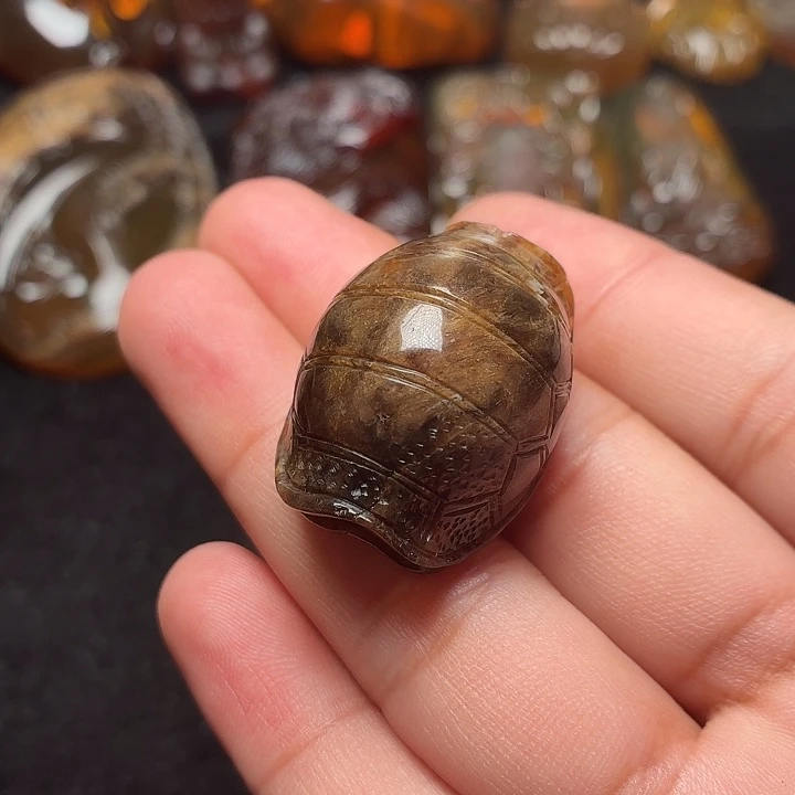 琥珀未镶嵌颈饰142