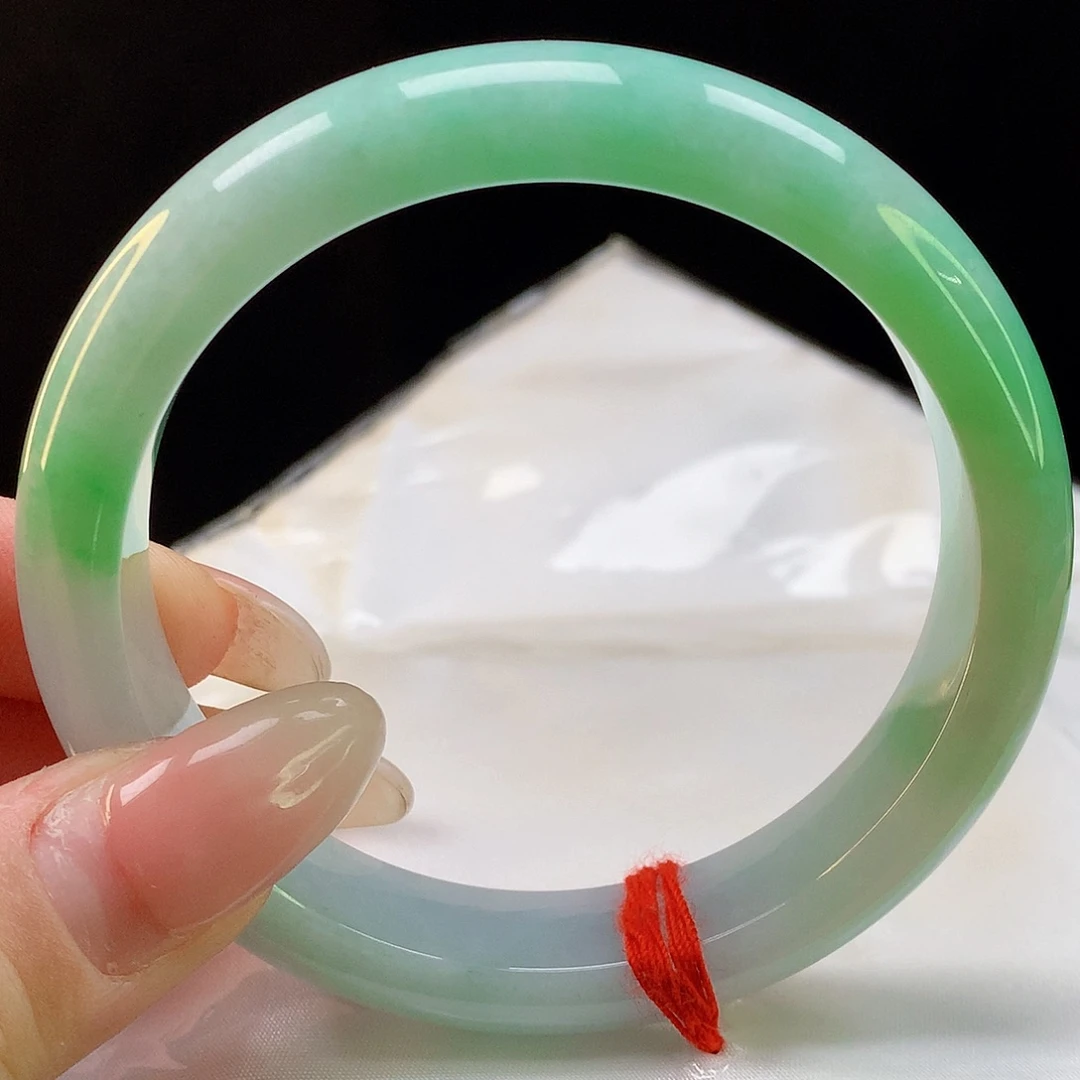 翡翠手镯未镶嵌天然翡翠8221