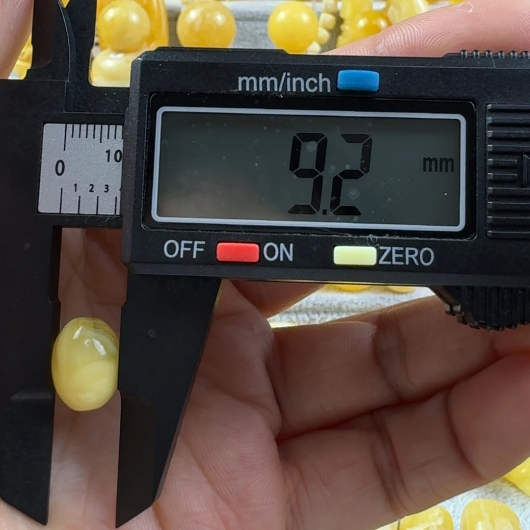 蜜蜡未镶嵌裸石27杂