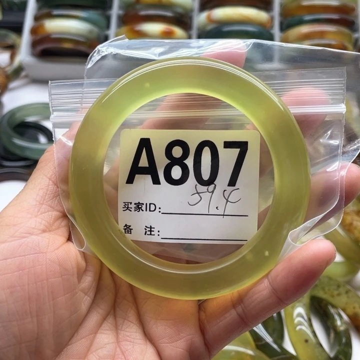 未镶嵌蛇纹石玉手镯旺**仔