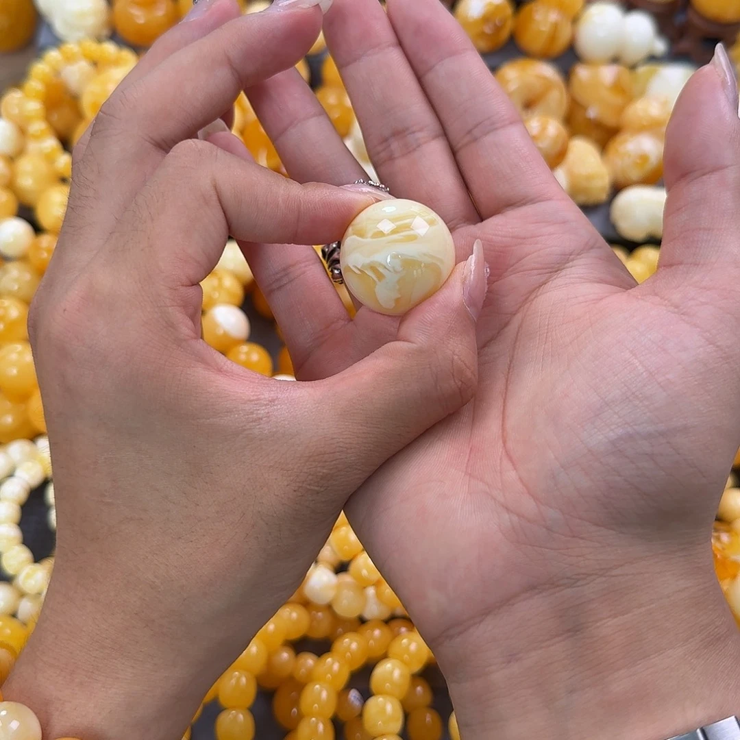 蜜蜡未镶嵌珠宝奇石