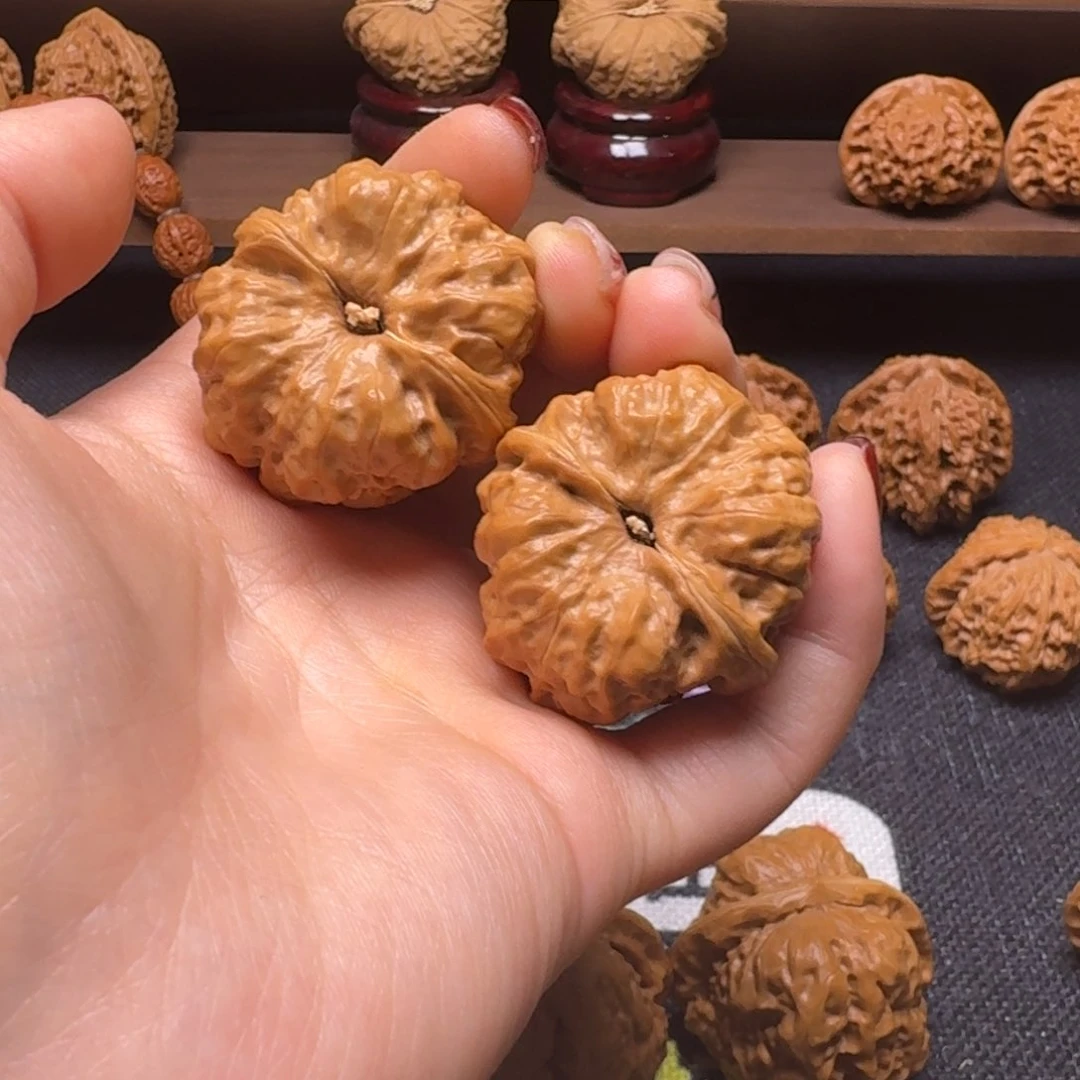 文玩核桃吊坠百**赖36蛤蟆头