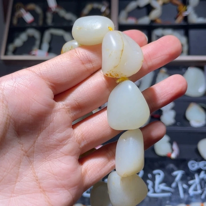 坏***。和田玉（糖玉）未镶嵌手链