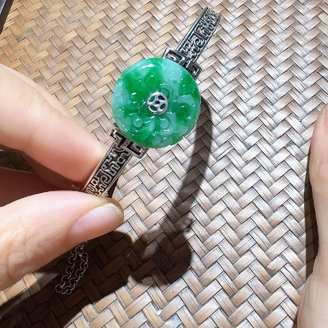 合金手镯翡翠焱*个性十足