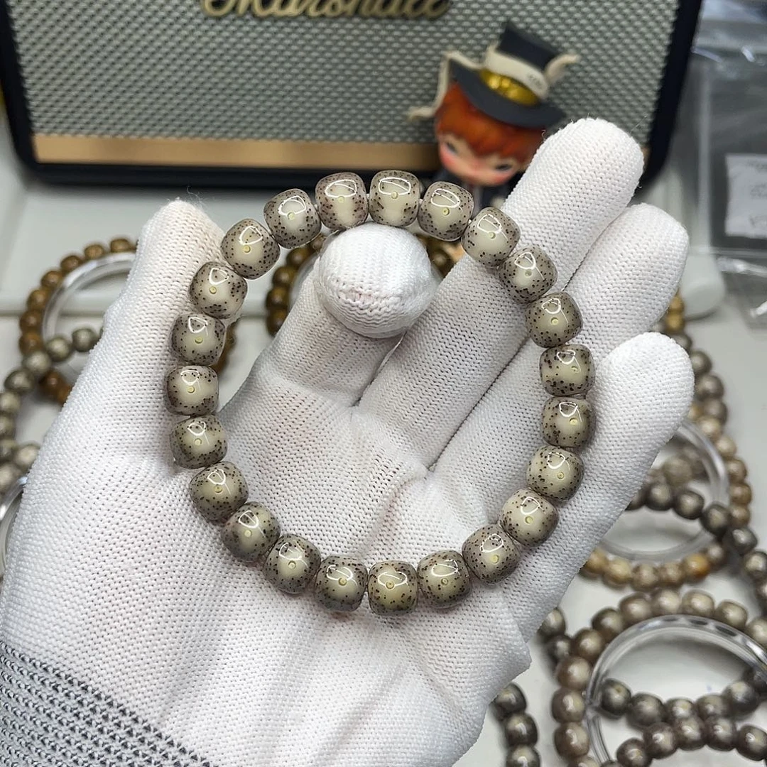 皮***图星月菩提手串10mm 灰冰糖大眼