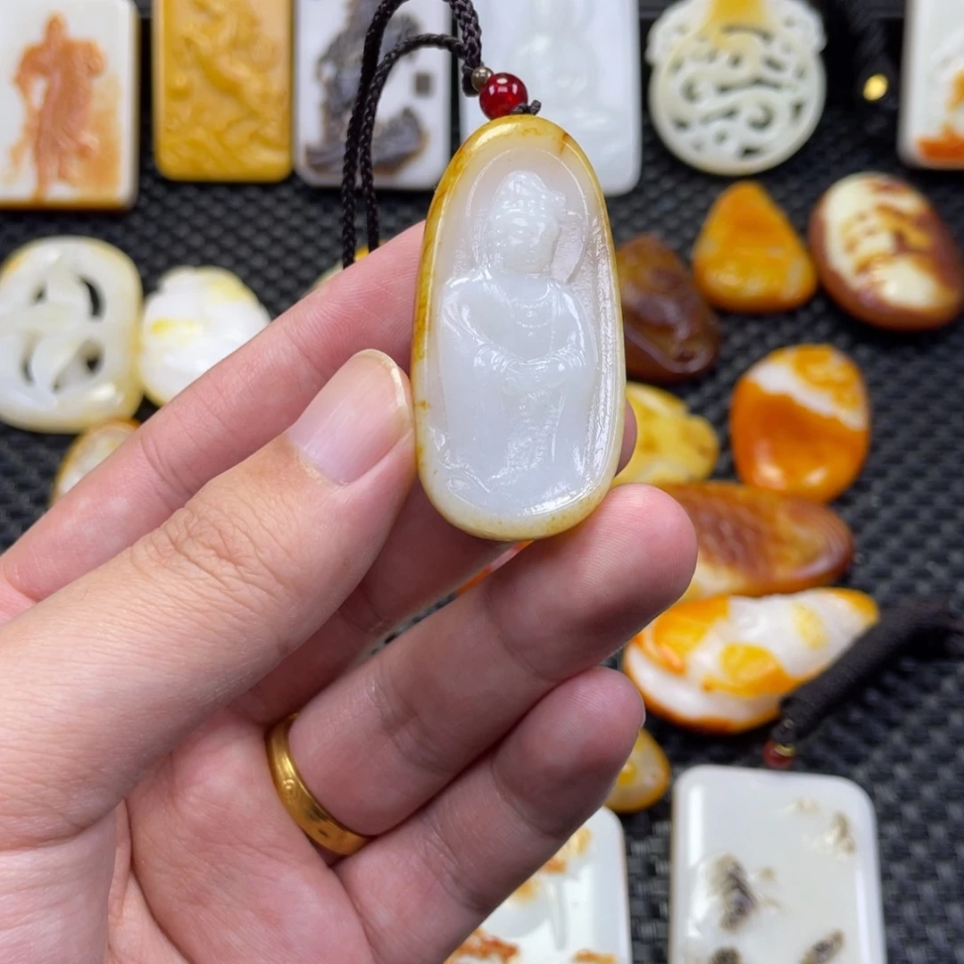 颈饰未镶嵌和田玉