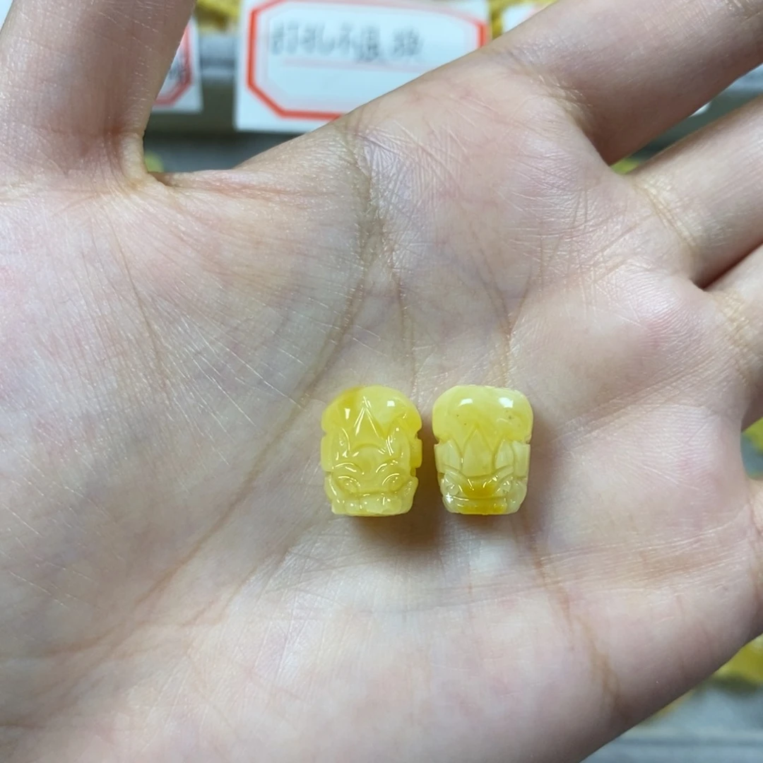 琥珀裸石未镶嵌Y****e貔貅