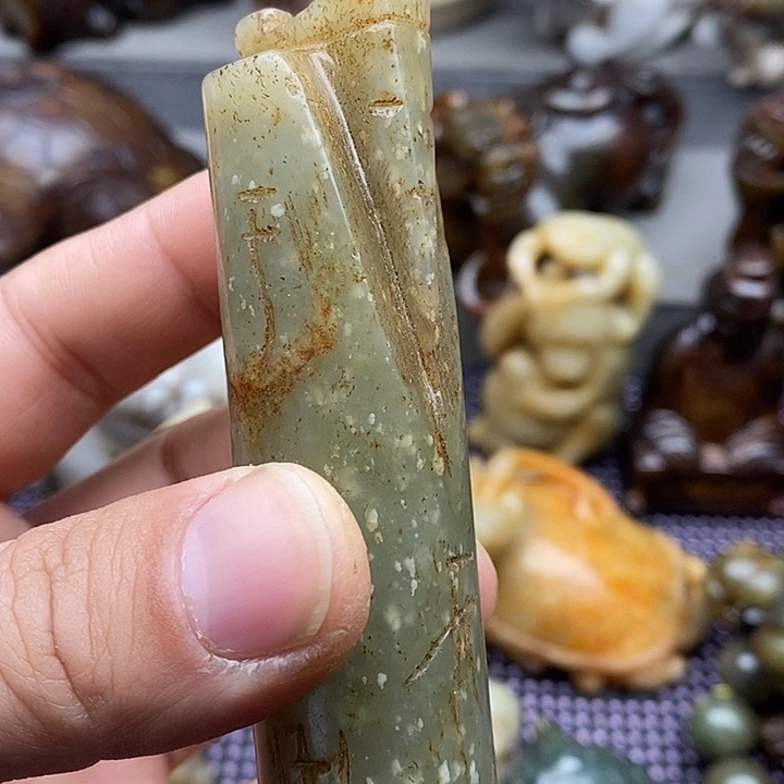 未镶嵌蛇纹石玉颈饰