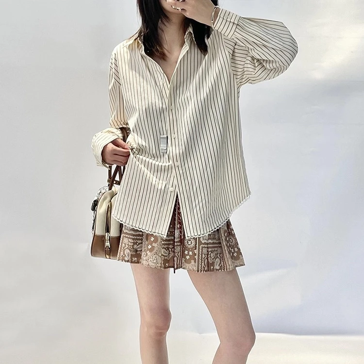 “Vena label”条纹箱型拼接蕾丝边衬衫女——黑鸭子买手店