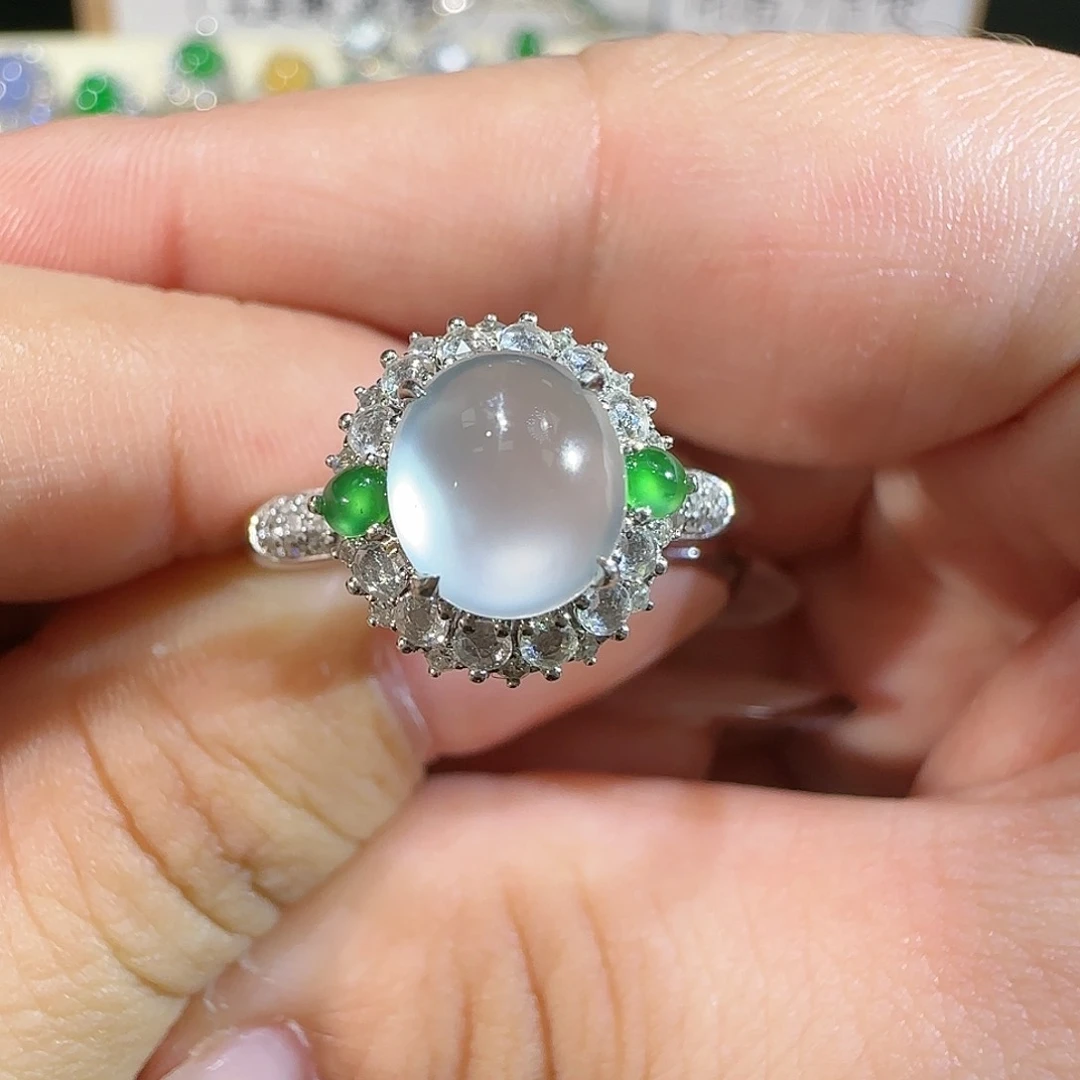 【闪购商品】18K金镶嵌戒指翡翠