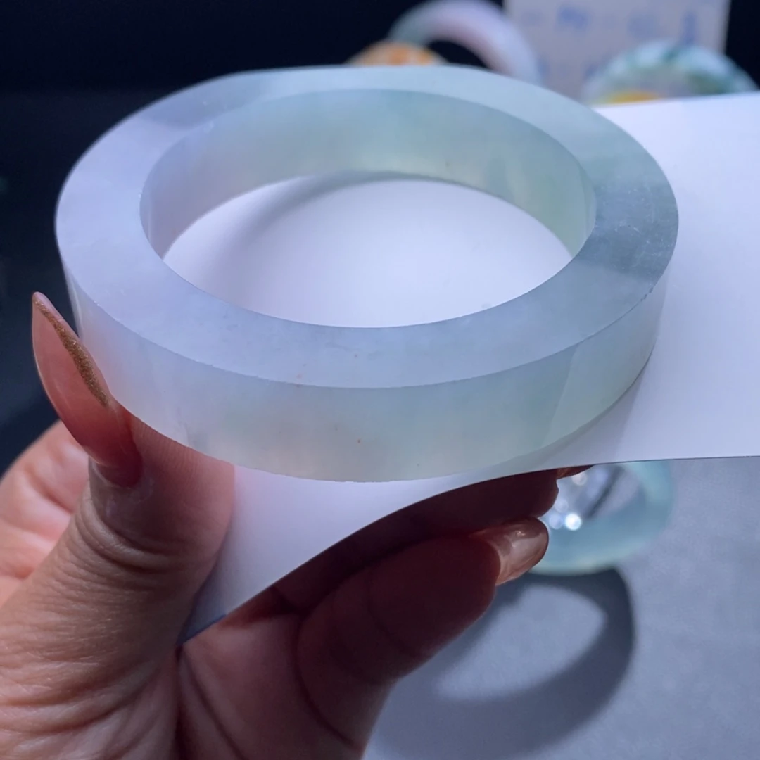 定制翡翠未镶嵌翡翠手镯