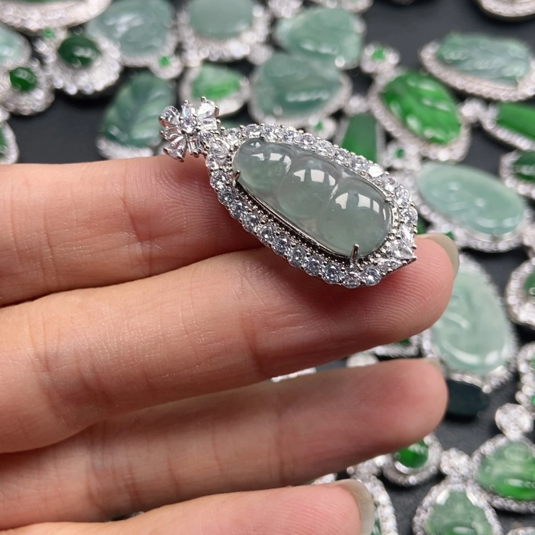 翡翠未镶嵌吊坠(不含链)