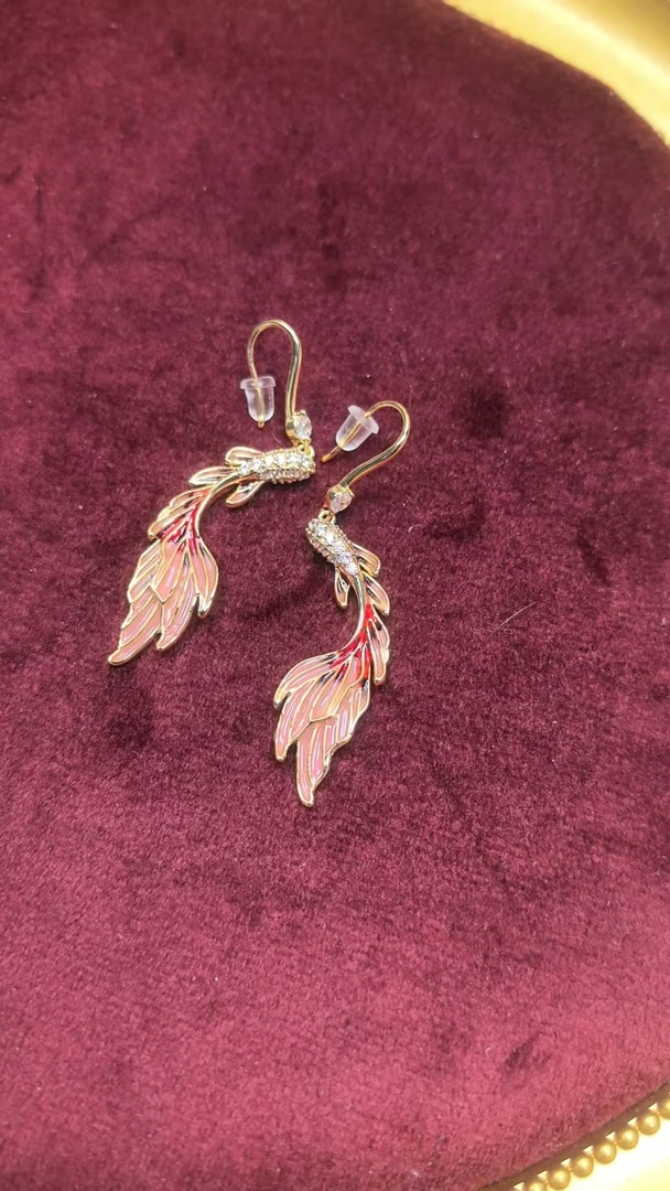 925银耳饰 创意款吉祥锦鲤耳钩耳环女古法精致百搭耳钉气质轻奢