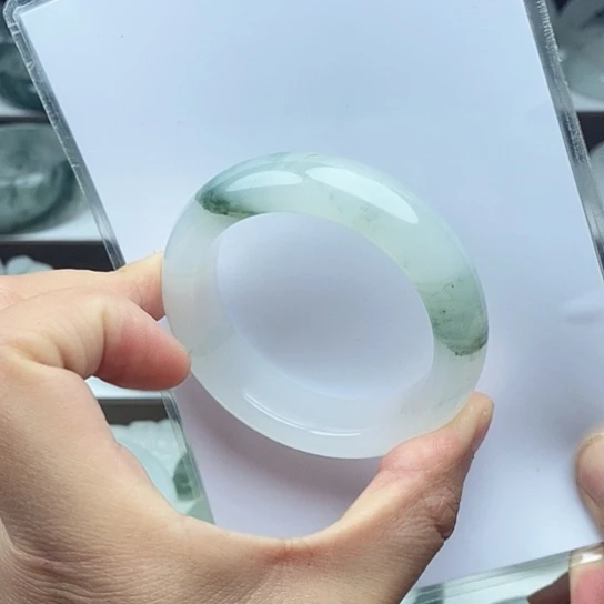 石英质玉（金丝玉）手镯未镶嵌