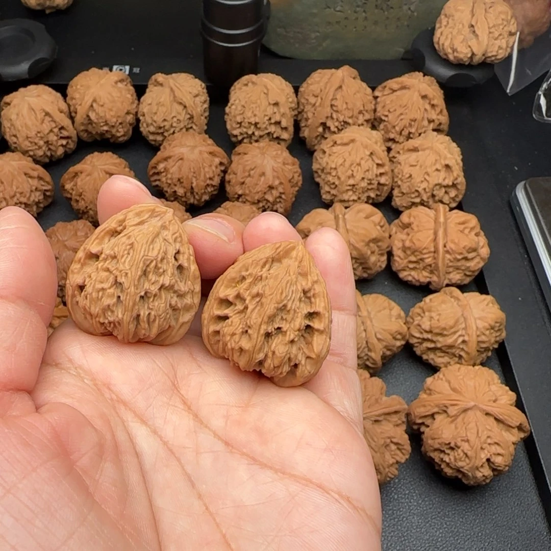 南疆石小坐佛文玩核桃